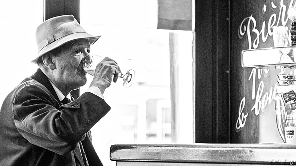 Med thumb cute old man drinking