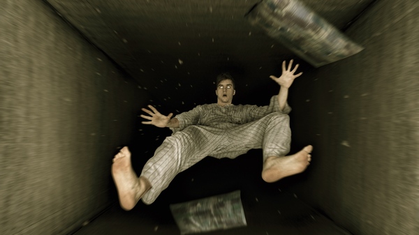 Med thumb guy falling