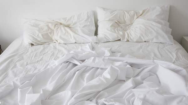 Med thumb messy bed
