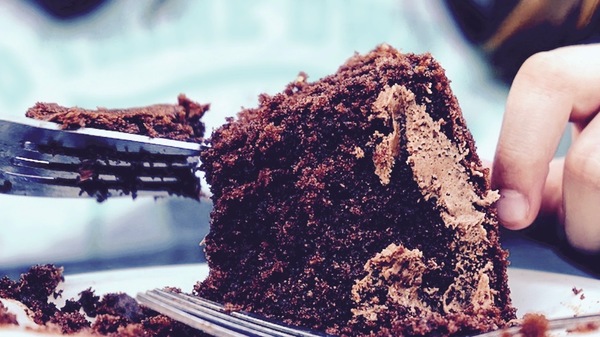 Med thumb edited eat cake happy eating dessert sweet food 1746435 2